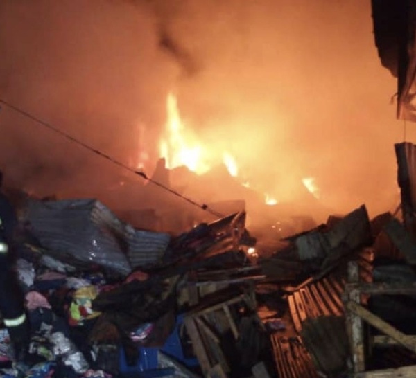 Incendie au marché Corona de Tambacounda : Un mort, des dégâts majeurs et la colère de Sidiki Kaba