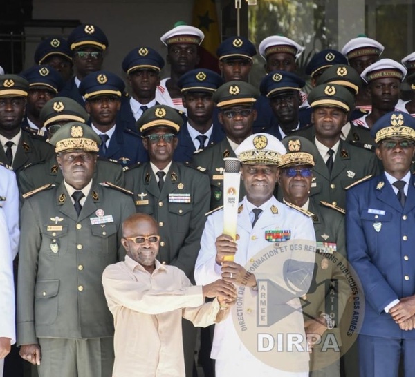 JOJ Dakar-2026 : La flamme olympique accueillie à l’État-major général des armées