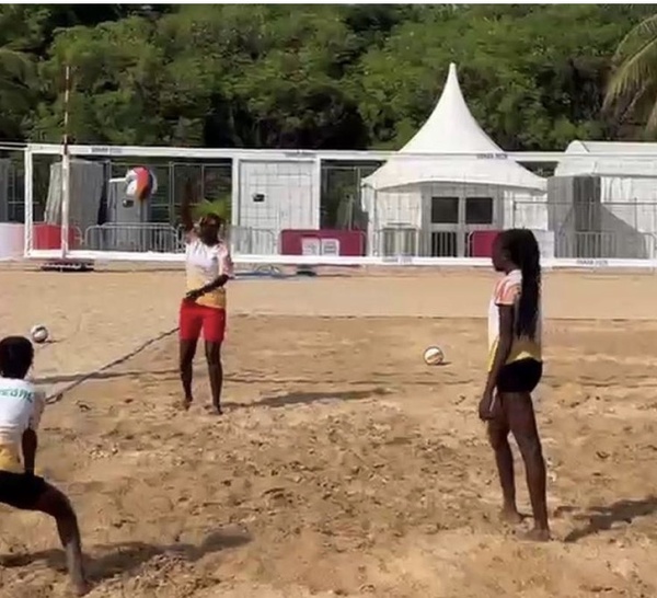 JOJ DAKAR 2026 – BEACH-VOLLEY : LES LIONCELLES RÉUSSISSENT LEUR ENTRÉE EN LICE !