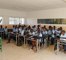 Quantum horaire grugé, baisse du recrutement d’enseignants, absence d’outils pédagogiques... : Sabotage organisé de l’Ecole publique