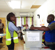 Présidentielle: les Gabonais votent dans le calme
