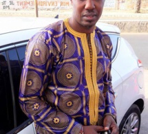 L'incontournable animateur de la Zik FM, Cheikh Sarr très chic en boubou traditionnel
