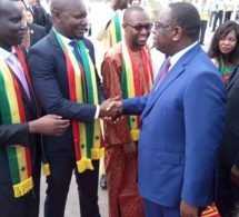 Photos : Arrivée de Macky en Chine. Regardez