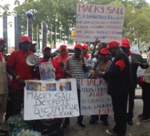 Macky Sall hué et vilipendé à New York par des opposants (photos)