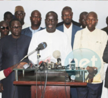 Audience Palais: Decroix et des leaders de Macko Wattu Senegaal chez Macky