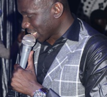 Vidéo: Anniversaire de Ndiolé, l’incroyable prestation de Pape Diouf au sorano Regardez