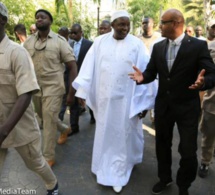 Urgent: Adama Barrow à l’aéroport pour rallier la Gambie