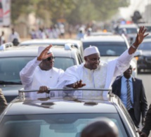 Fête d'indépendance de la Gambie: Accueil triomphal du Président Macky Sall par son homologue, Adama Barrow à Banjul (images)