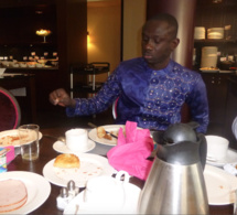 Petit déjeuner d'affaires, Pape Diouf en compagnie de ses partenaires pour la grande nuit dédiée aux Fans le 10 MARS au Grand Théâtre.