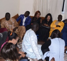 Drapeau Pape Diouf, Modou MBAYEde la 2 stv rend visite au parrain chez lui pour lespréparatifs du combat Boy Niang vs Gouy Gui.