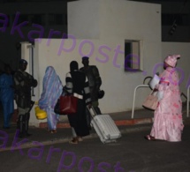 les parents de Khalifa Sall, apportent quelques accessoires dont IL a besoin en prison