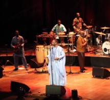 Youssou Ndour enflamme France avec un énorme concert …