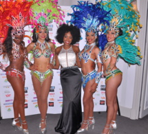 GALA CHIC ET GLAMOUR À PARIS: La prestation du carnaval Brésilien.