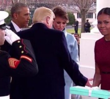 On sait enfin pourquoi Michelle Obama a fait une tête bizarre en recevant le cadeau de Melania Trump