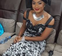 QG, Mery Beye, madame Diouf brille et attire l'attention de Thérese Faye sur l'utilisation des Cases de tout petit durant les vacances sur le Plateau de QG.