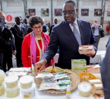 Macky SALL visite le stand du Sénégal aux European Development days