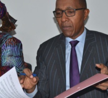 Abdoul Mbaye : « Si le Thierno Alasane Sall que je connais, a refusé de signer l’accord avec Total, c’est qu’il y a anguille sous roche »