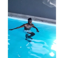 Pape Ndiaye Souarè dans la piscine: la rééducation continue