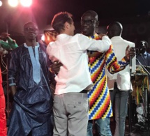 En images du concert de Pape Diouf à Prato en Italie ce samedi. Regardez