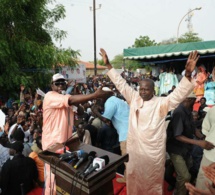 Mahammed Boun Abdallah Dionne prend un bain de foule à Louga