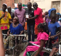 OEUVRES SOCIALES: Pape Diouf distribue des dons aux handicapés.