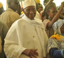 Premières tendances: Wade garde le sourire à Touba