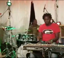 VIDÉO: SOUND CHECK BIIR HAMBOURG AVEC LE DJOLOF BAND. REGARDEZ