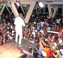 ASC RAKADIOU DE GRAND YOFF: Pape Diouf séduit le CICES avec Dip Doundou Guiss. Regardez