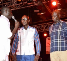 En images l'intégralité du concert de Pape Diouf au coeur des St Louisiens ce 15 aout devant Mansour Faye.