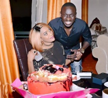 Revivez l'intégralité de la soirée d'anniversaire de la douce moitié du chanteur Pape Diouf chante joyeux anniversaire à Bébé Basse Diouf au Duplexe;