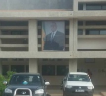 La photo du Président Macky Sall devant l’hôpital Dalal Jamm, indigne les facebookeurs