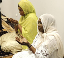 Aéroport international Blaise Diagne de Dakar : Mme Aminata Tall prie avant le décollage