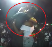 Vidéo : Dip Doundou Guiss embrasse Nailah en plein concert ! Regardez !