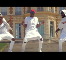 VIDEO OFFICIELLE DU GROUPE EL HADJ DIOUF : DKR - Nana ( Clip Officiel)