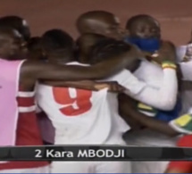 But de Kara Mbodji à la 91e minute de jeu. Le Sénégal mène à 2 buts à 1