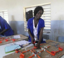 Fatoumata Sakiné : l’électricienne bâtiment qui bouscule les hommes sur «leur» terrain de jeu (PORTRAIT)