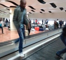 Les images honteuses montrant l’indiscipline des sénégalais à l’AIBD. Regardez