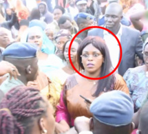 Marième Faye Sall échappe à la foule surexcitée grâce aux forces de l’ordre