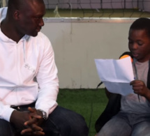 Papa Bouba Diop : mon fils est fier de son père, Quand il discute avec ses copains, il montre la