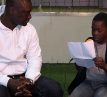 Papa Bouba Diop : mon fils est fier de son père, Quand il discute avec ses copains, il montre la