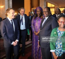 Revivez l’arrivée d’Emmanuel et Brigitte Macron au Sénégal… Tout ce que vous n’avez pas vu en Images. Regardez