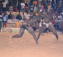 Combat de lutte Laye Gothe vs Mbaye Goy gui en images au stades.