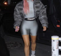 Kim Kardashian sexy et fière de son corps, de nouveau en look sportwear