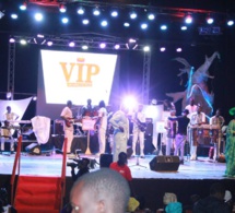 VIDEO: Le show spectaculaire marquant la 14 eme éditions de l'anniversaire de Mame Goor Diazaka à Sorano. Regardez VIDEO: Le show spectaculaire marquant la 14 eme éditions de l'anniversaire de Mame Goor Diazaka à Sorano. Regardez