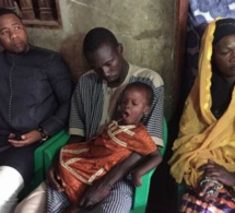 Le président Bougane Guéye de "GUEUM SA BOPP" chez la famille de Serigne Fallou, l’enfant tué à Rufisque