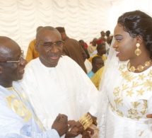 207 images de MARIAGE: Le président du MEDS Mbagnick Diop donne la main de sa fille à la mosquée Aboubacry Sadikh de Sacré Coeur.