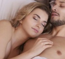 Santé : Voici les avantages de dormir tout nu dans votre lit!