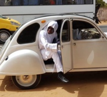 La nouvelle voiture « deux chevaux » de Serigne Modou Kara, Regardez!