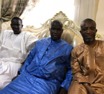 Magal Kazourajab, Serigne Abdourahmane Mbacké en compagnie de Bouba Ndour et Mara Dieng chez Abo le Khalife de Serigne Falilou.