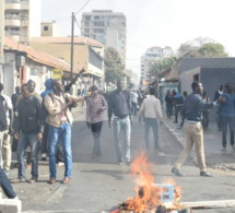 Dakar est en train de brûler pour dire no au parrainage la loi de Macky.